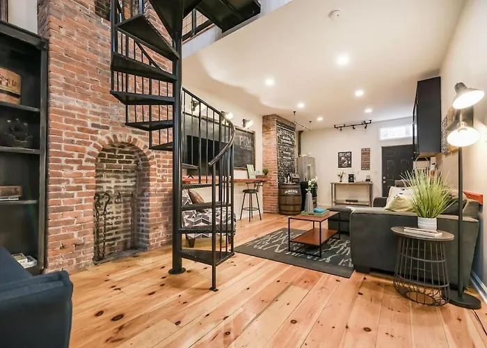 Hostwise - The Ocala - Free Parking, Cool Space, Spiral Stairs * Pittsburgh