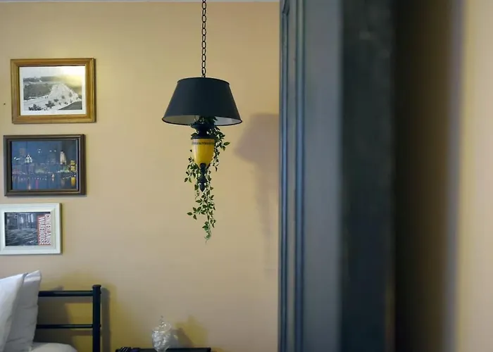 Hostwise - The Ocala - Free Parking, Cool Space, Spiral Stairs * Pittsburgh