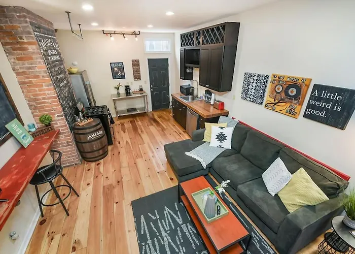 Hostwise - The Ocala - Free Parking, Cool Space, Spiral Stairs Pittsburgh